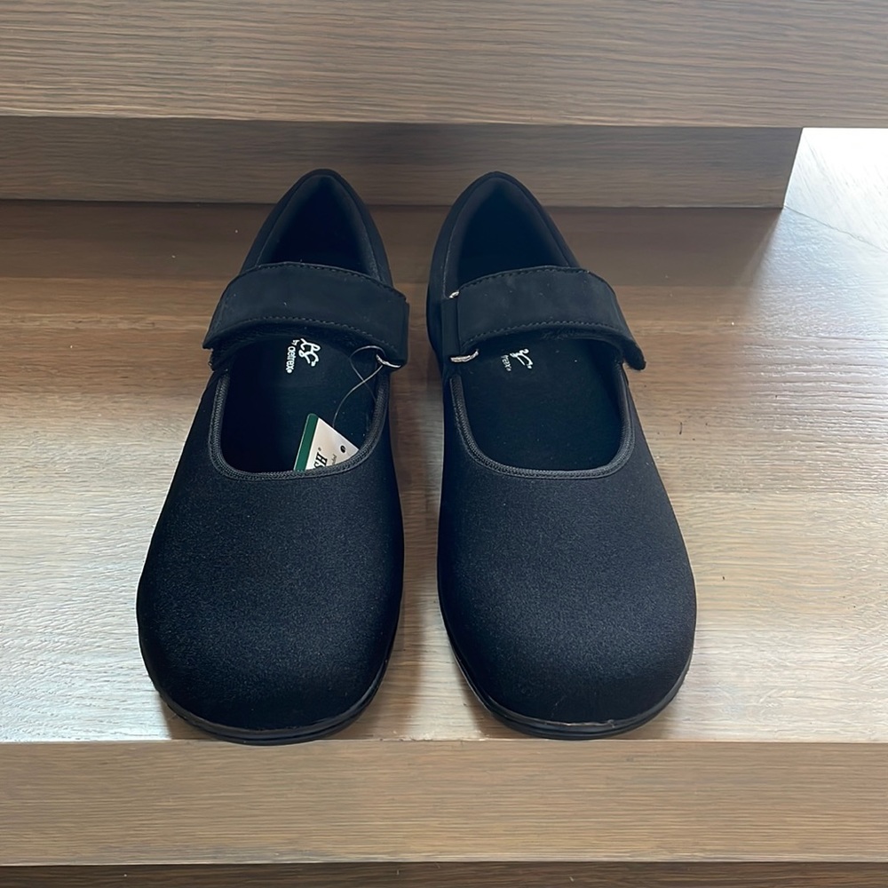 Aetrex Helen by Berries a Stretch Mary Jane EXTRA WIDE WIDTH in Black